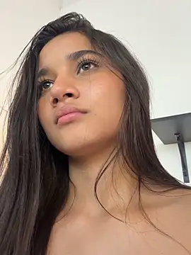 AlessiaVallmont live sex cam