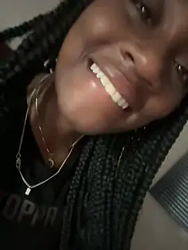 EscorpiLeoncita's cam snapshot