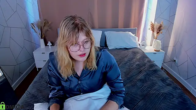 luna_c0ra's cam snapshot