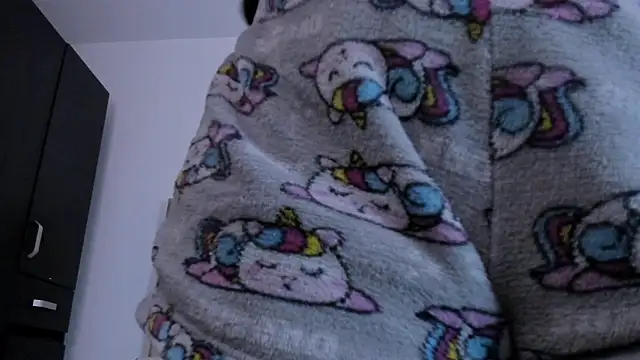 SusiMaison's cam snapshot