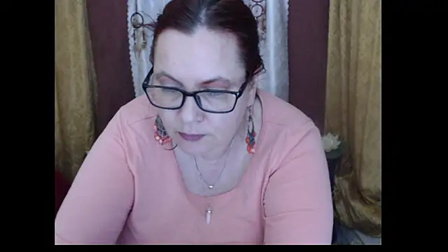 PlayfullMature's cam snapshot