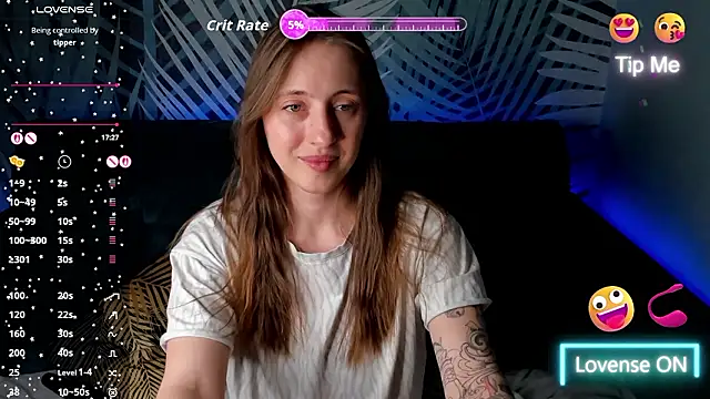 ChristyCrayme's cam snapshot