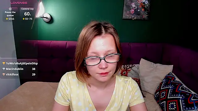 EmmaEthereal's cam snapshot