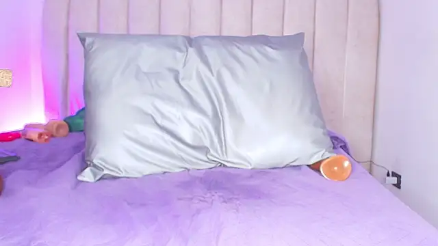 _ebony-queen_ live sex cam