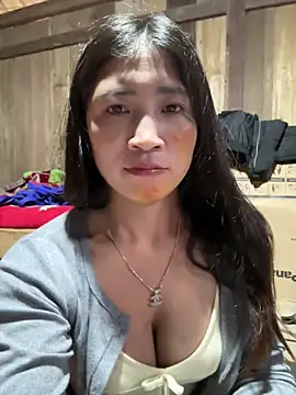 ThiHa003 live sex cam