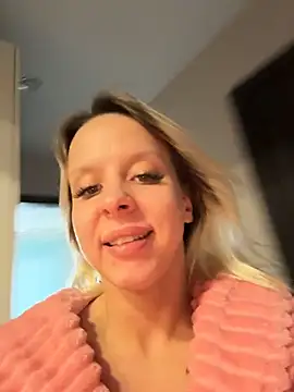 LikaCat live sex cam