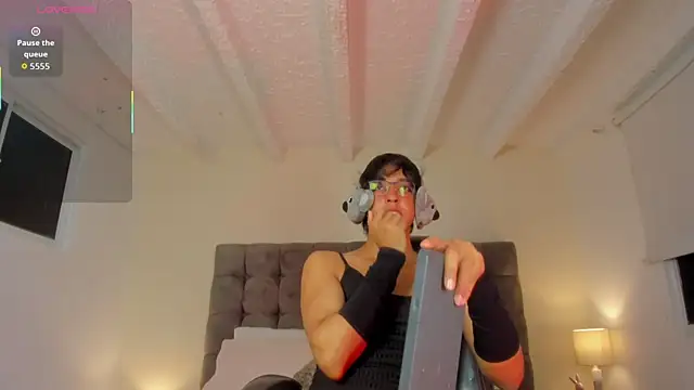 Dark_hairy_ live sex cam