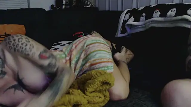 DaddyAndBabyGirl94 live sex cam