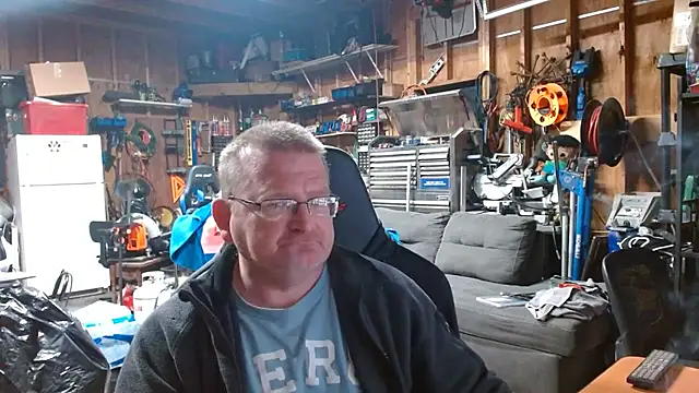 Randomoldguy615 live sex cam