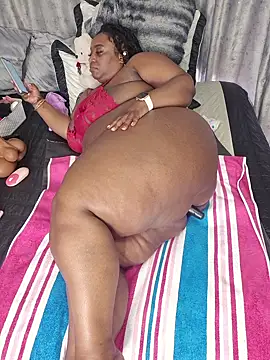 ThickianaRider live sex cam