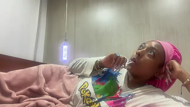 ChocolateCakeQueen live sex cam