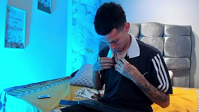 ELL_PBC live sex cam