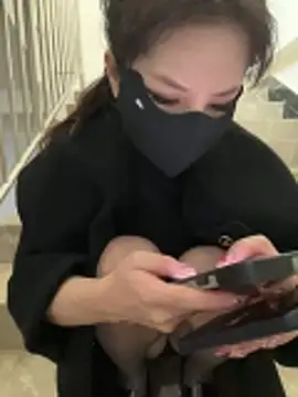 Carlin-yiyi live sex cam