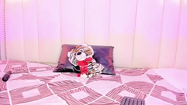 HatsaJones live sex cam