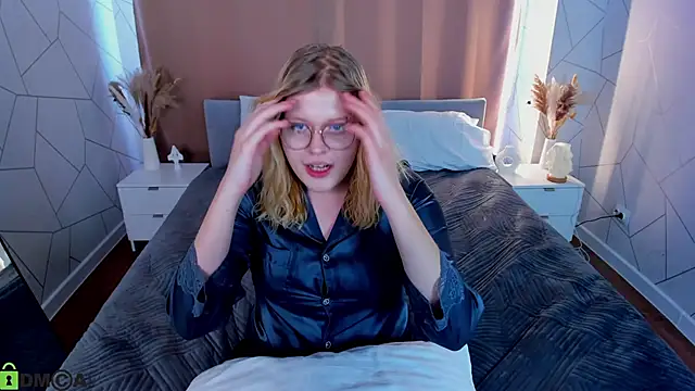 luna_c0ra's cam snapshot