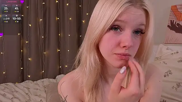 EdlaHewell live sex cam