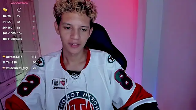 tylernova live sex cam