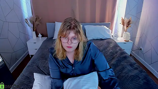 luna_c0ra's cam snapshot