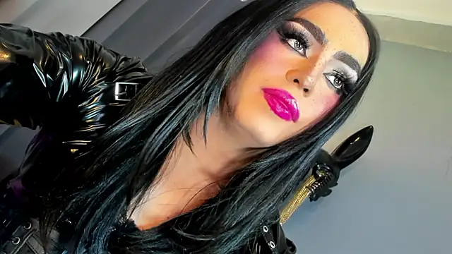 DominaAurumXXX live sex cam