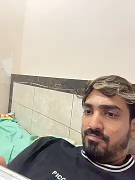 hornyguy271192's cam snapshot