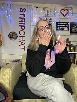 TrenaAnne live sex cam