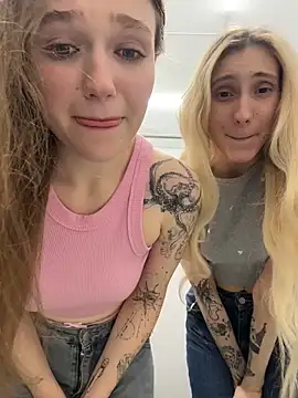 RussianWoman's cam snapshot