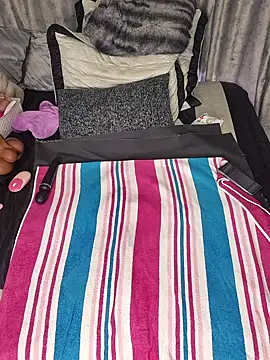 ThickianaRider live sex cam