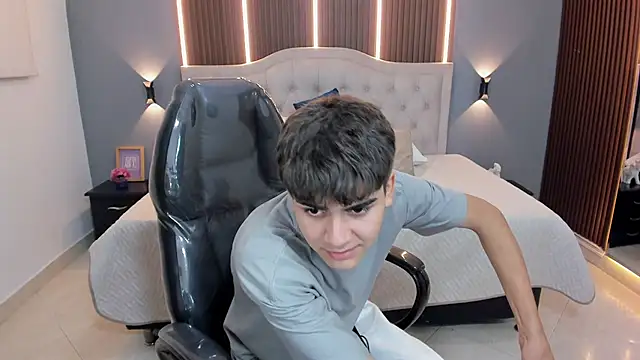 Tommy18__ live sex cam