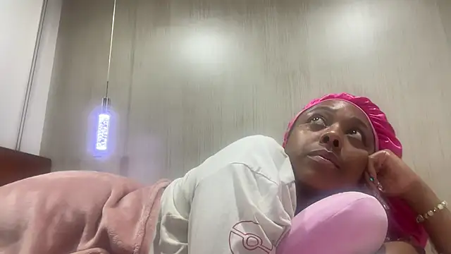 ChocolateCakeQueen live sex cam