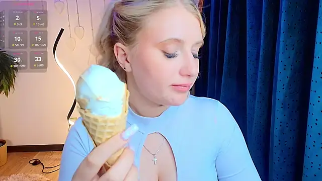 Evacadooo's cam snapshot