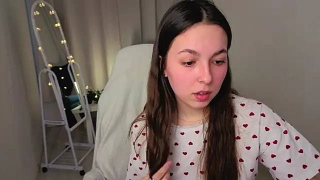 BellaThery's cam snapshot