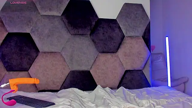 Latrellx7 live sex cam