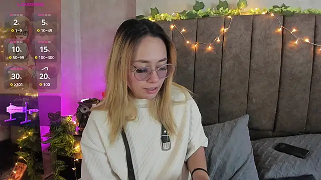 LanaMills_'s cam snapshot