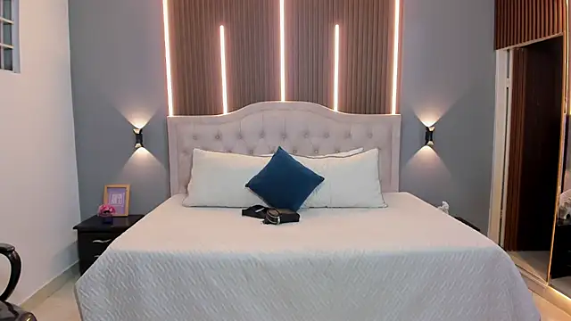 Tommy18__ live sex cam