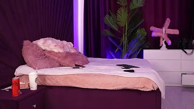 CassandraFoxy live sex cam