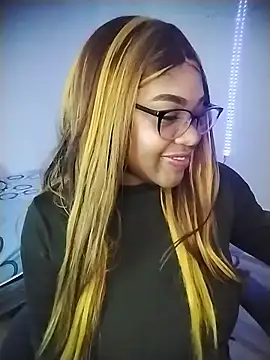 Roonie_garces's cam snapshot