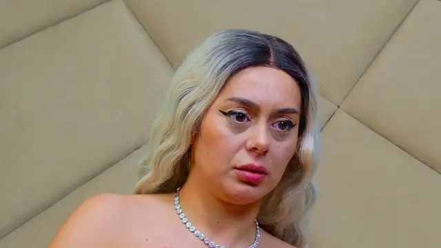 ChloeFrost live sex cam