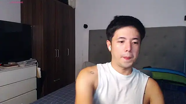 Addictiveboi live sex cam