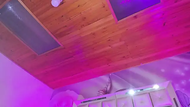 emili_clark live sex cam