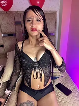 Lauraaa_pink18's cam snapshot