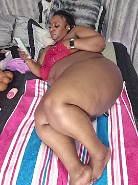 ThickianaRider's cam snapshot