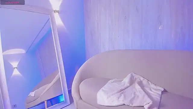 ZiaCarter_'s cam snapshot