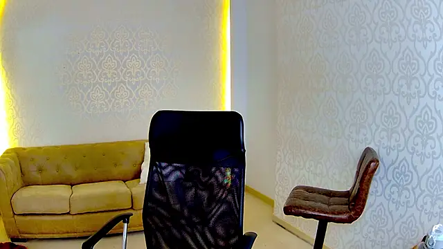 MaxKaiden live sex cam