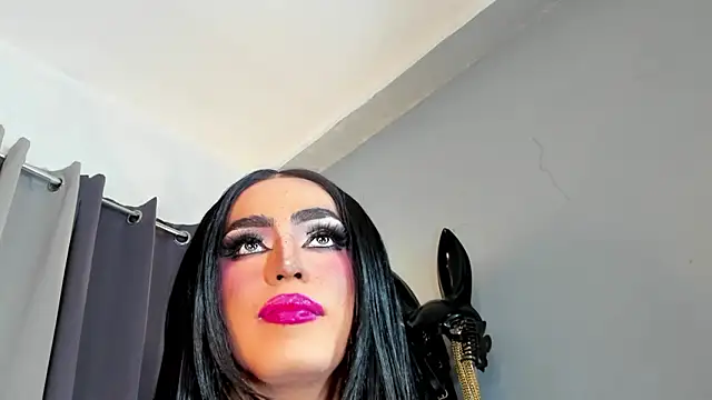 DominaAurumXXX live sex cam