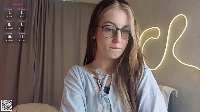 NicolaHulse live sex cam