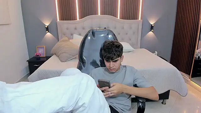 Tommy18__ live sex cam