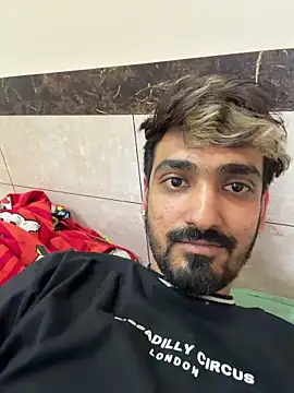 hornyguy271192's cam snapshot