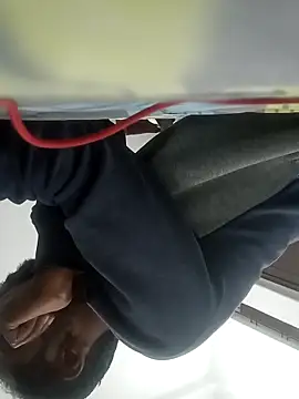 Daddyishere_19's cam snapshot