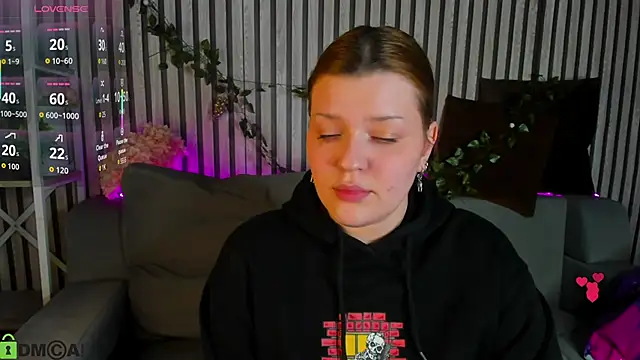 Michele_Greenn's cam snapshot