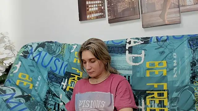 Tenderly_Sophie's cam snapshot